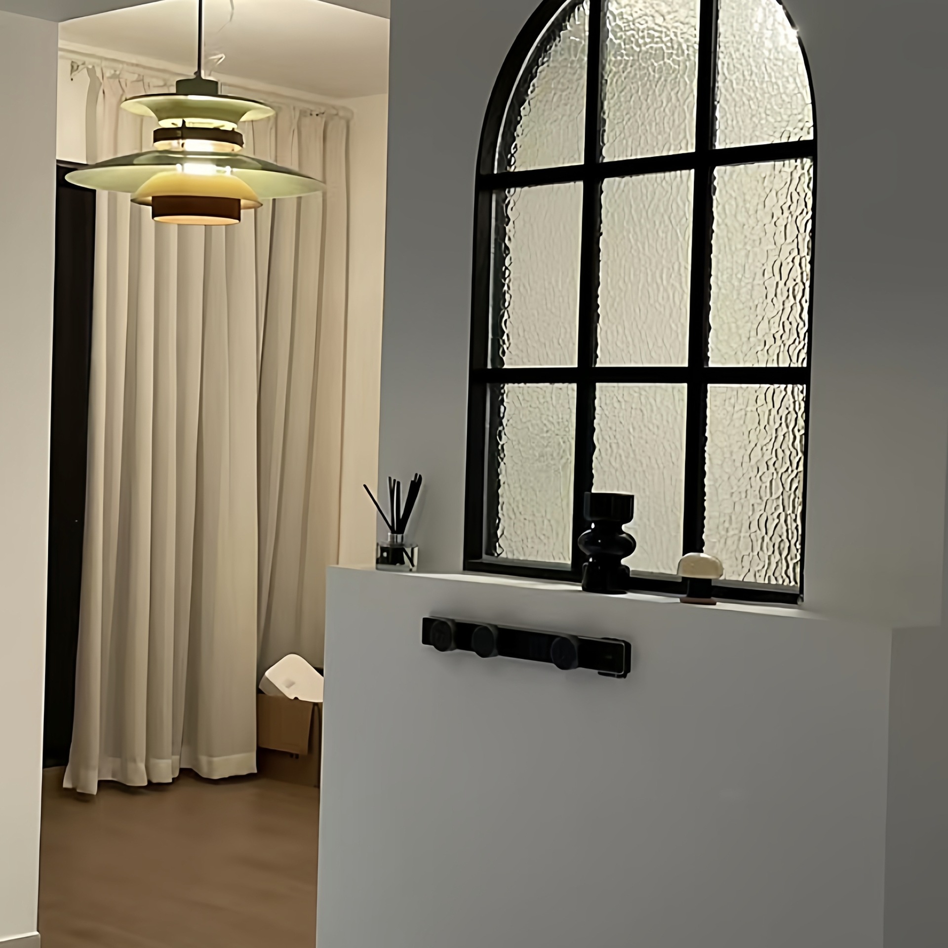 French-Style Retro Wrought Iron Fake Window Aluminum Alloy Arched Partition Wall Entrance Foyer Arc Fixed Partition Light Window