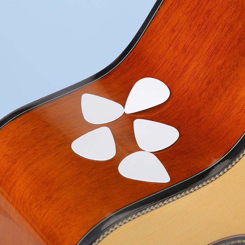 ABS Guitar Pecpet Celluloid Pure White Heart-Shaped Big Triangle Pecpet Electric Guitar Bass Universal Guitar Trash