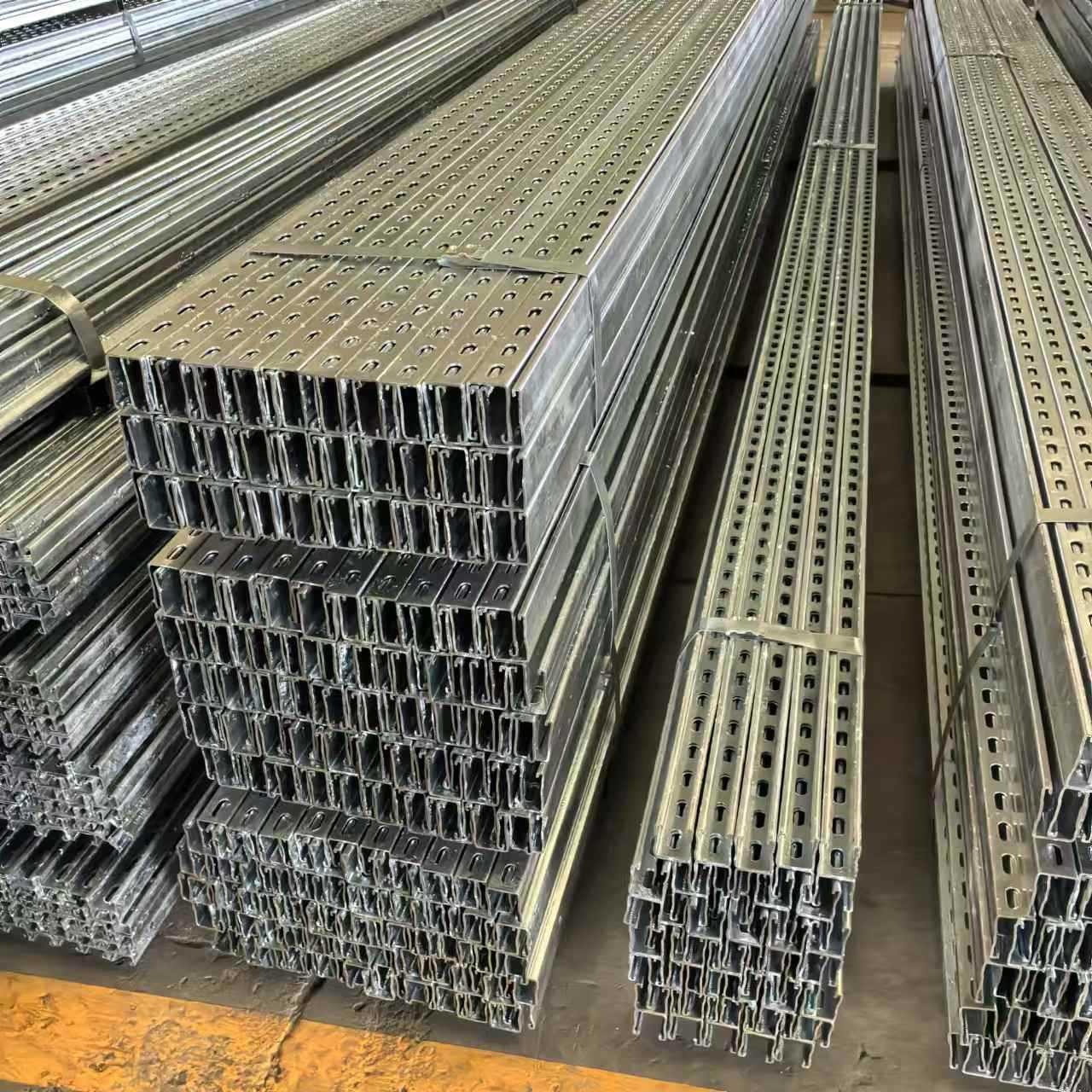 Manufacturer's Spot Galvanized C-Shaped Steel Punching Bracket Cold-Bent Roof Purlin Q235B Sandblasting Factory C-Shaped Steel Bracket