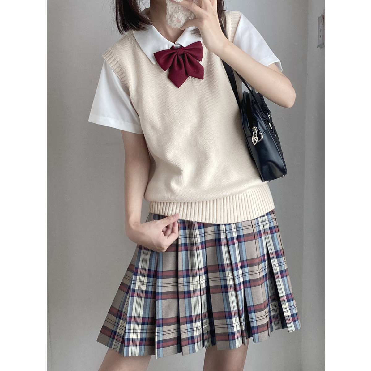 Original jk uniform knitted solid color vest Japanese college style basic V-neck sweater vest spring and autumn in stock