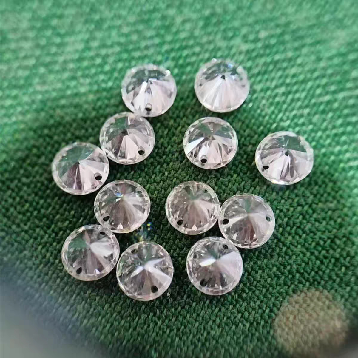 Бурение культивированных алмазов, бурение культивированных цветных драгоценных камней, лазерное бурение различных драгоценных камней, бурение моссанита и услуги бурения