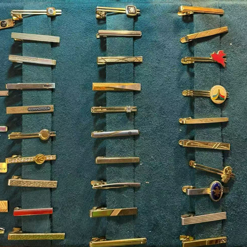 High-End Business Metal Lacquer Engraved Company Logo Customizable Suit Cufflinks and Tie Clips