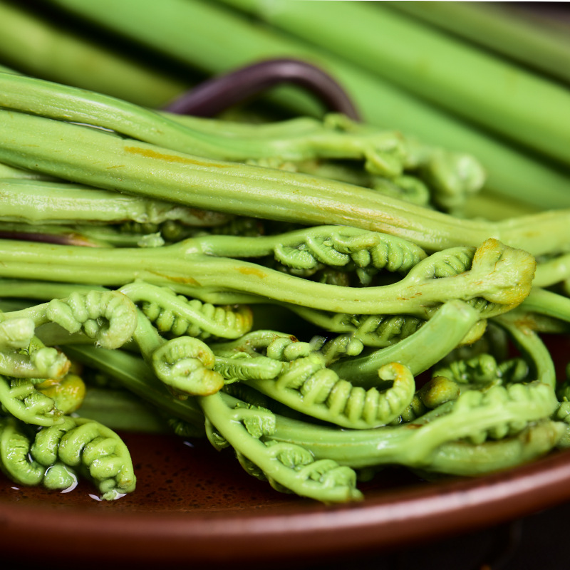 A Box of 10 Bags of Bracken, Yunnan Specialty, Soaked Dragon Claw Vegetables, Farm Fresh Wild Vegetables, Bracken, Special Wild Vegetables and Wild Flowers