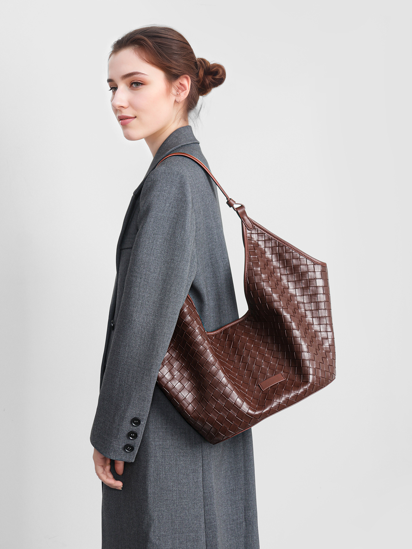 Genuine Leather Large-Capacity Bag for Women 2025 New Bags Fashionable Cowhide Woven Pattern Women's Class Commuter Bag