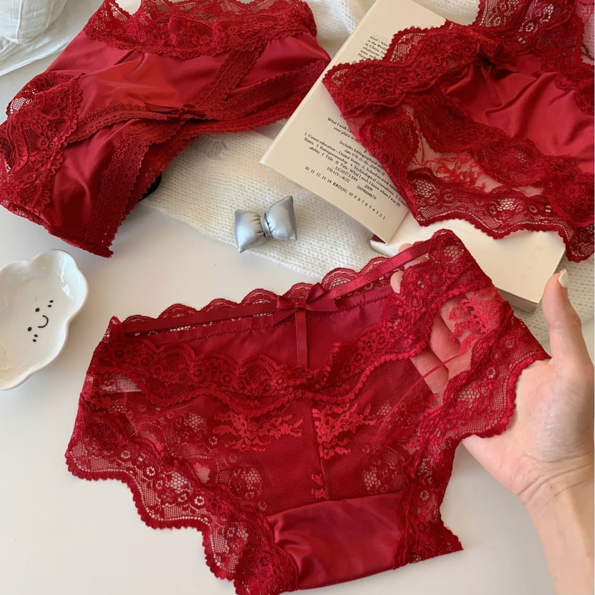 Красные шелковые фантазийные кружевные трусики низкой посадки для женщин, сексуальные свадебные трусики "Год змеи"