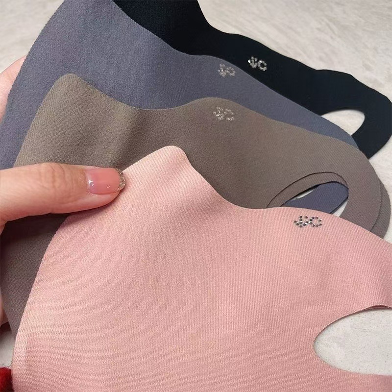 Autumn and winter hyaluronic acid warm mask sunscreen moisturizing lock water anti-drying slow aging washable breathable mask riding