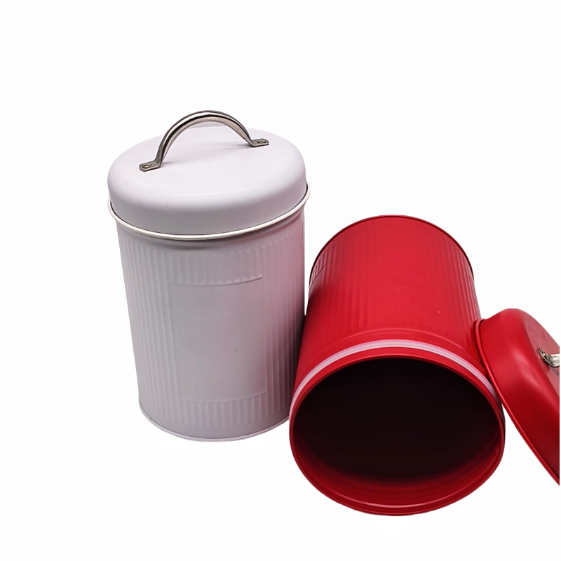 2025 New Year High-grade Candy Packaging Baking Cow Rolling Snowflake Crisp Round Tin Can New Year Gift Box Empty