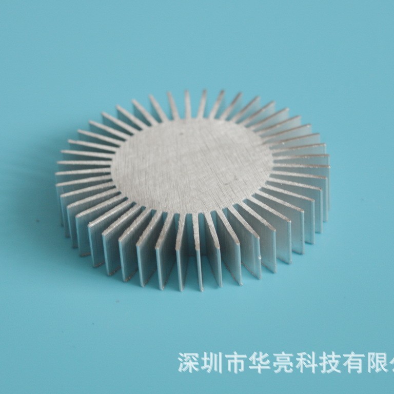 Производитель из Шэньчжэня, производит 3W светодиодный радиатор для солнечного цветка, диаметр 50мм, твердое тело 30мм