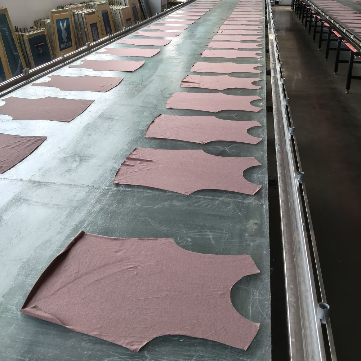 Yiwu Ready-Made Garment Pieces, Customized Silk Screen Printing T-Shirts and Sweatshirts, Source Factory, Small Batches Available