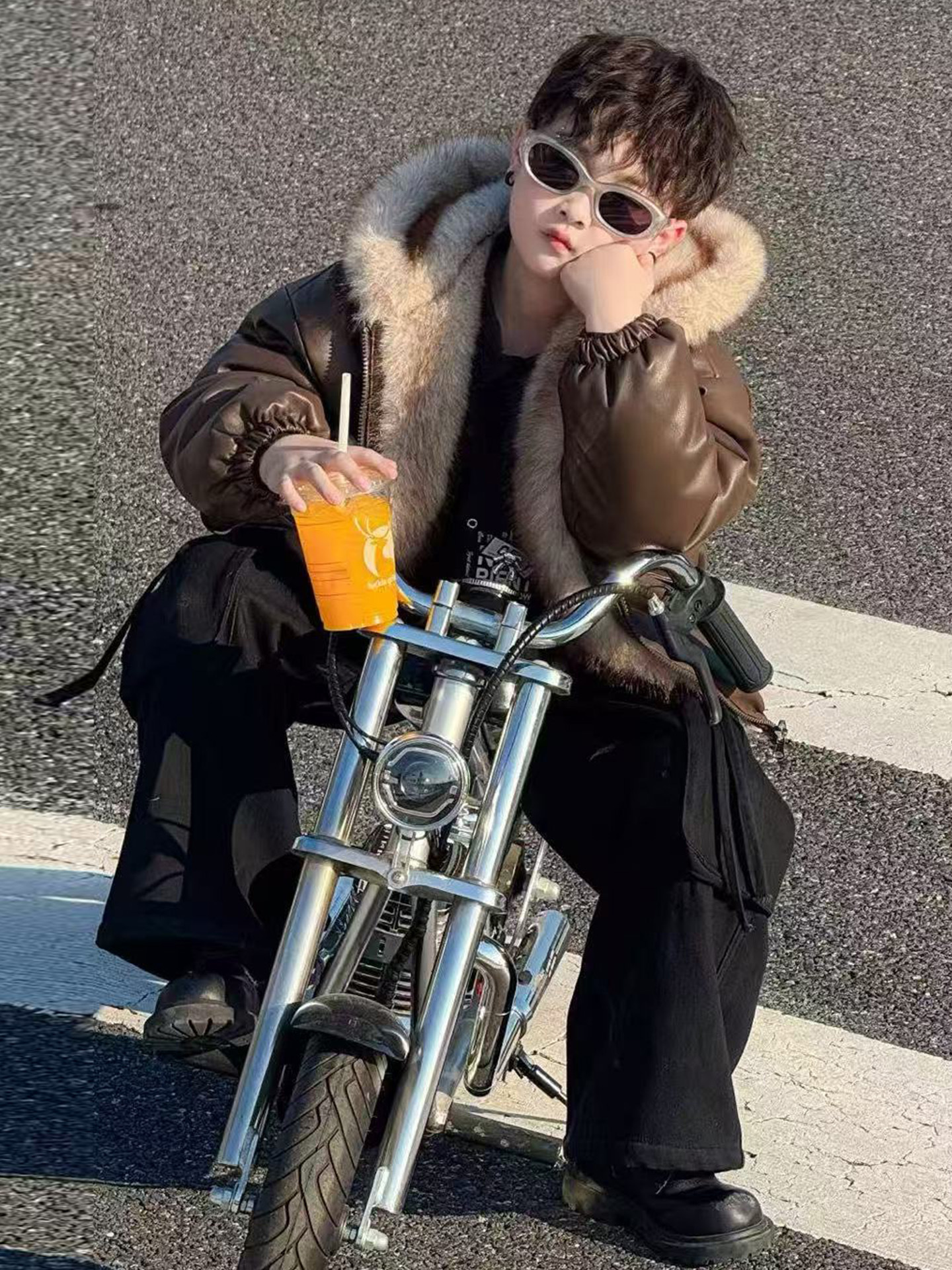 Boys' Fleece-Lined Thickened Leather Jacket 2025 New Stylish Children's Winter Pu Leather Reversible Jacket for Little Gentlemen