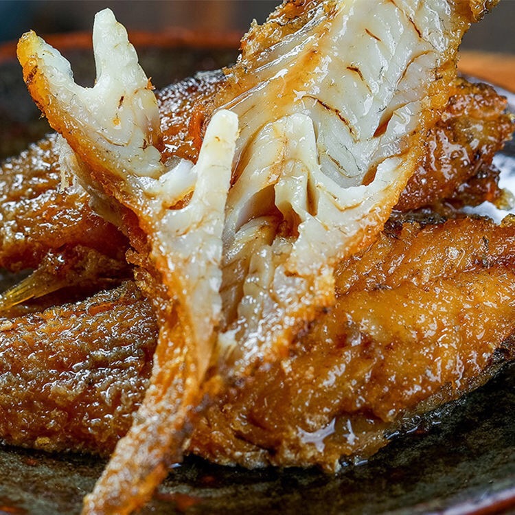 Spiced spicy yellow croaker canned factory wholesale braised spicy seafood hairtail tuna herring cooked rice