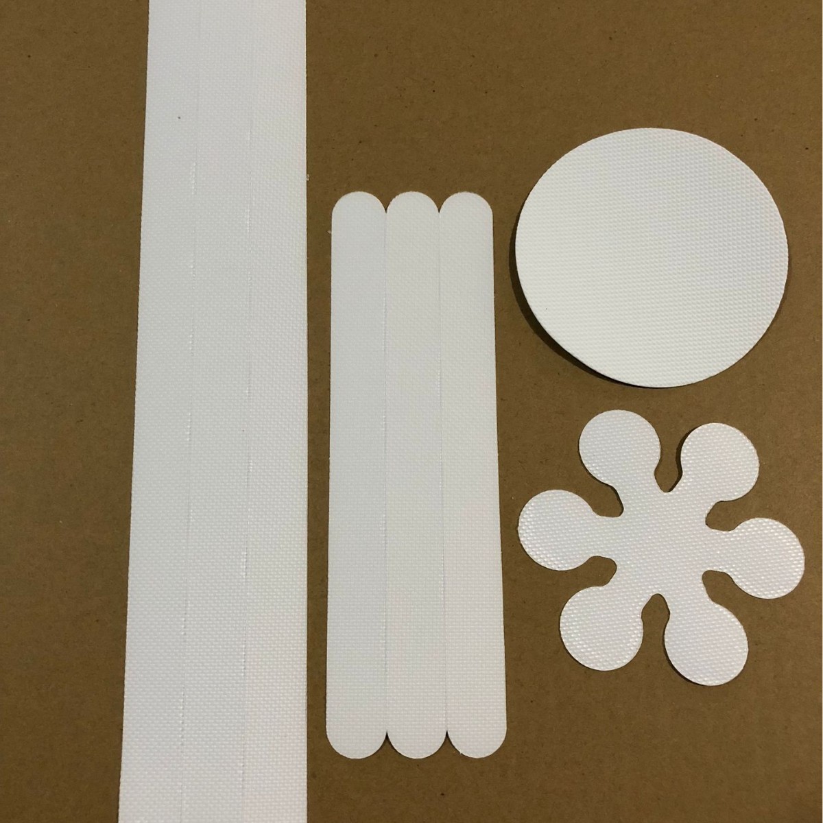 Bathroom waterproof wear-resistant skin-friendly color PEVA rubber non-slip stickers 2 * 20cm * 27 pieces/bag color can be mixed batch