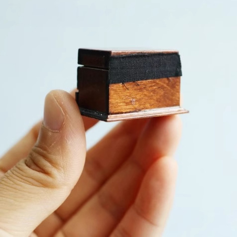 Doll House DOLLHOUSE mini furniture accessories sewing machine scene grandma's old sewing box