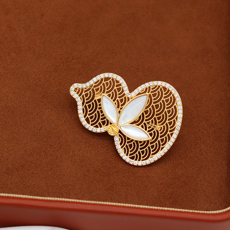 New High-End Elegant Pearl DIY Brooch Accessories Retro Accessible Luxury Cut Out Gourd Shell Corsage Pin Accessories