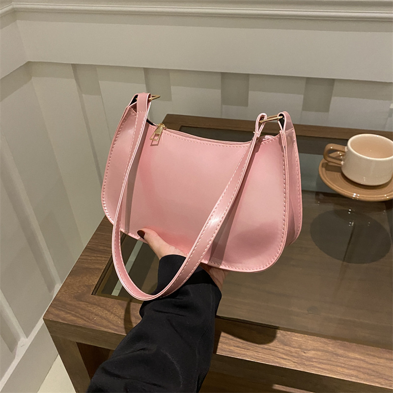 This year's fashionable Korean-style shoulder bag women's 2024 spring new all-match ins solid color gentle small square bag