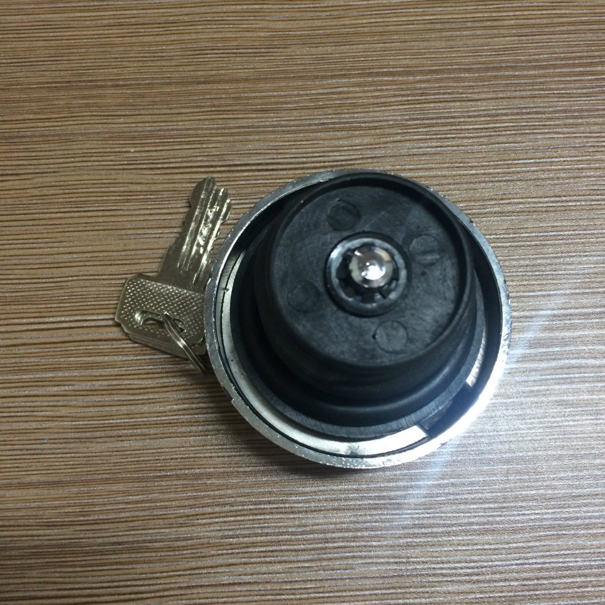 Wotai Plastic Auto Parts Car Laoda Fuel Tank Cap Electroplated Fuel Tank Cap