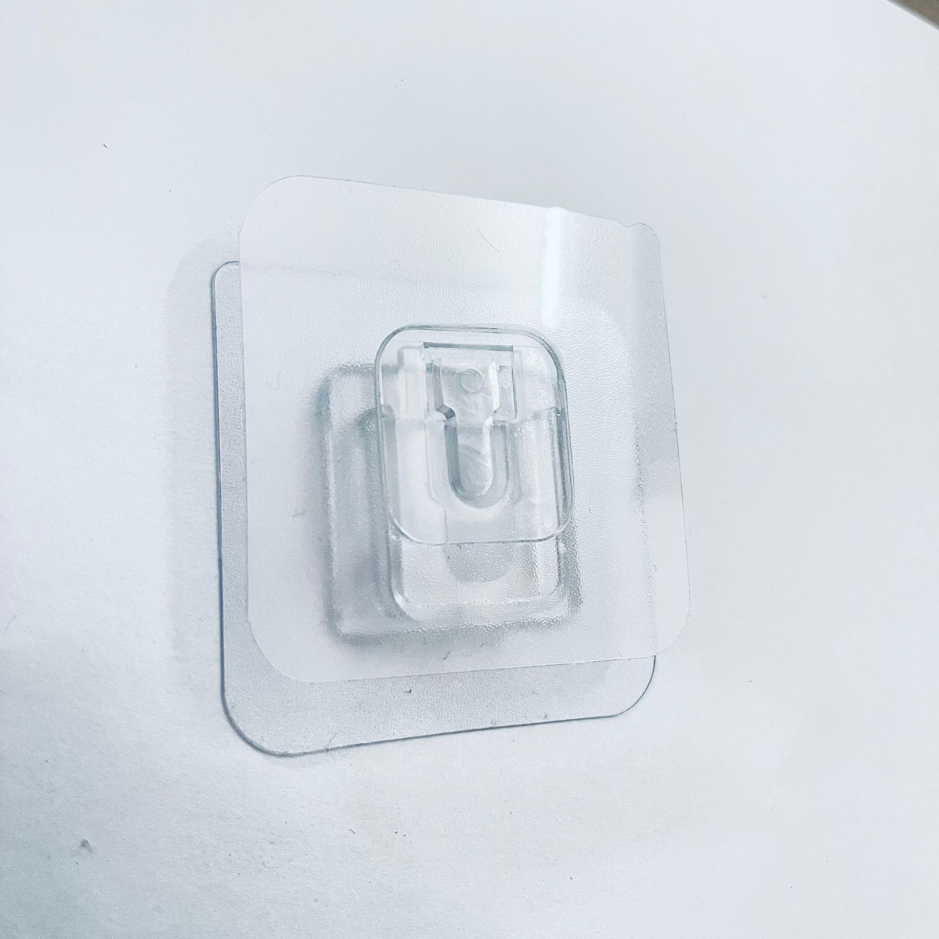 Sub-female buckle multi-functional sub-female buckle wall hanging mobile strong buckle buckle letter buckle plastic socket Holder