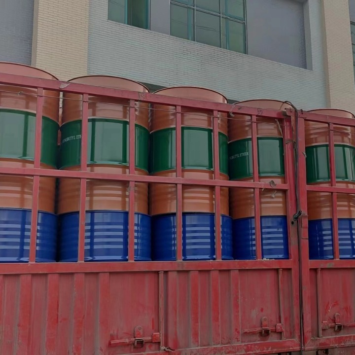 Large Quantities of Diethyl Glycol Monobutyl Ether Are Available at Favorable Prices. Db Is a White-Proof Ink and Coating Solvent, Industrial-Grade Diethyl Glycol Butyl Ether