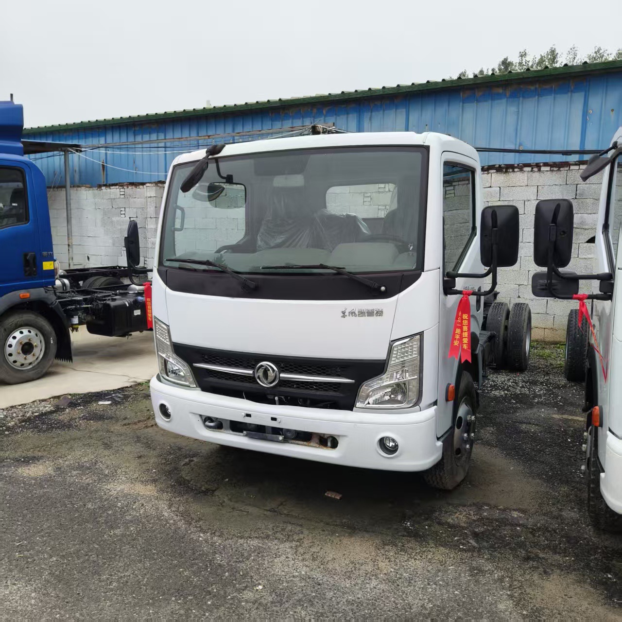 Factory Direct Sales Inventory Foton 4.2m Truck with Reliable Quality and Beautiful Price Selling Various Brands
