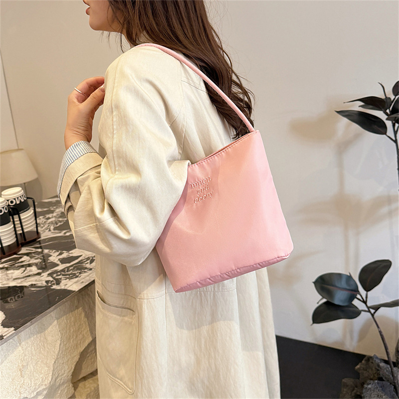 Korean Much and Ebong2024 New Bucket Bag Women's Simple Casual Versatile Handbag Nylon Armpit