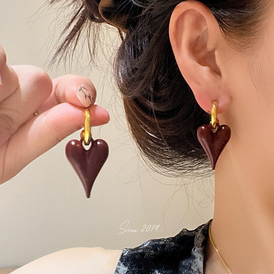 Luxurious and Exaggerated Style ~ European and American Heavy Metal Solid Pointed Heart Earrings Fashion Trend 2025