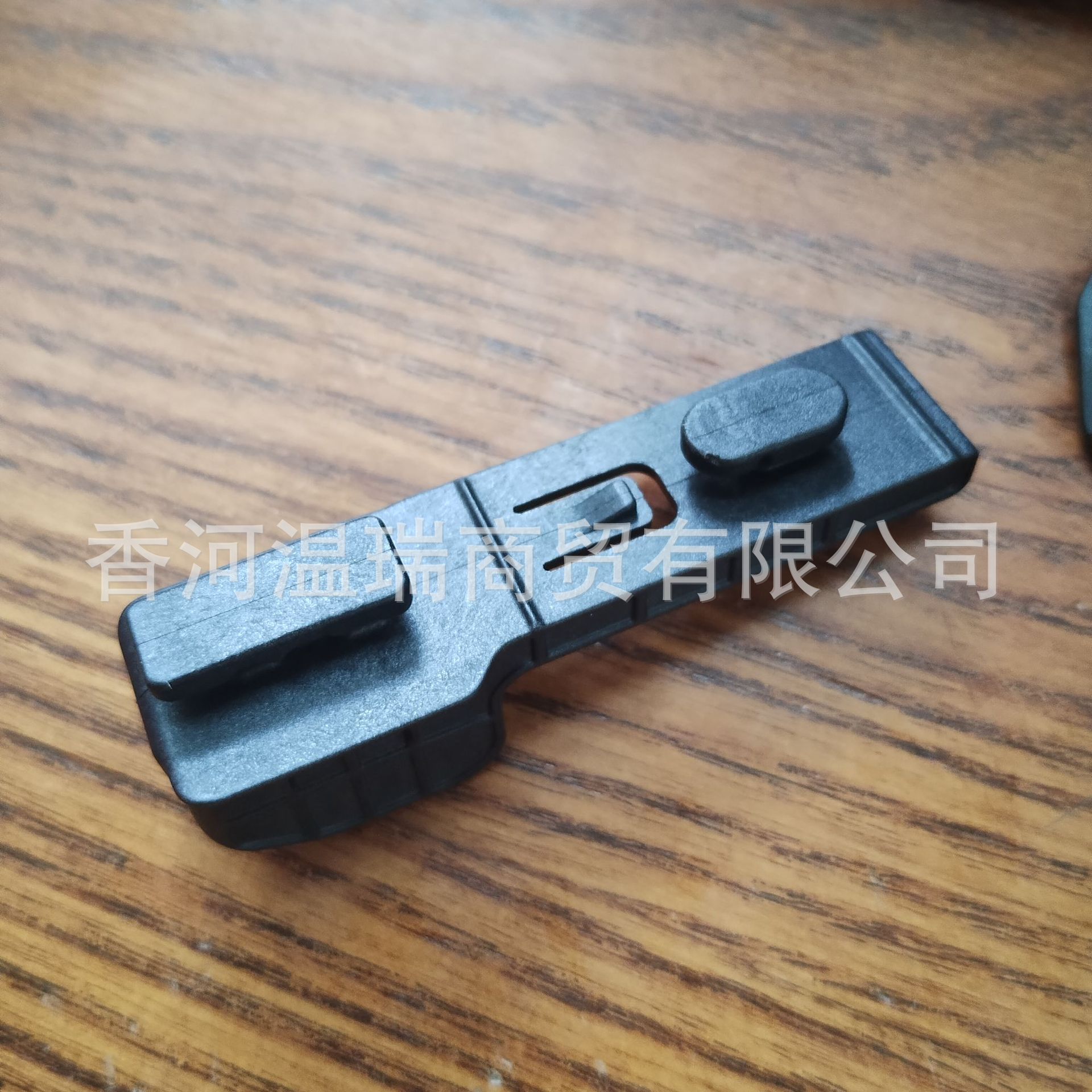 LR137034 sunroof bracket