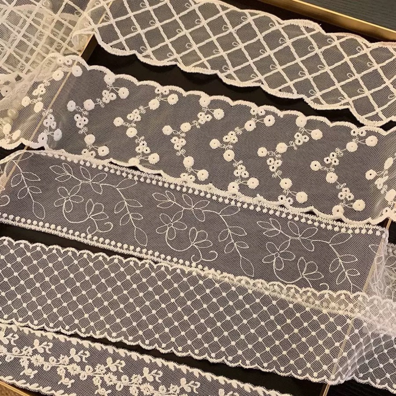 Korean Version Ins White Lace Ribbon Women's Spring High-End Elegant Long Silk Scarf Versatile Scarf Neck Strap Decoration