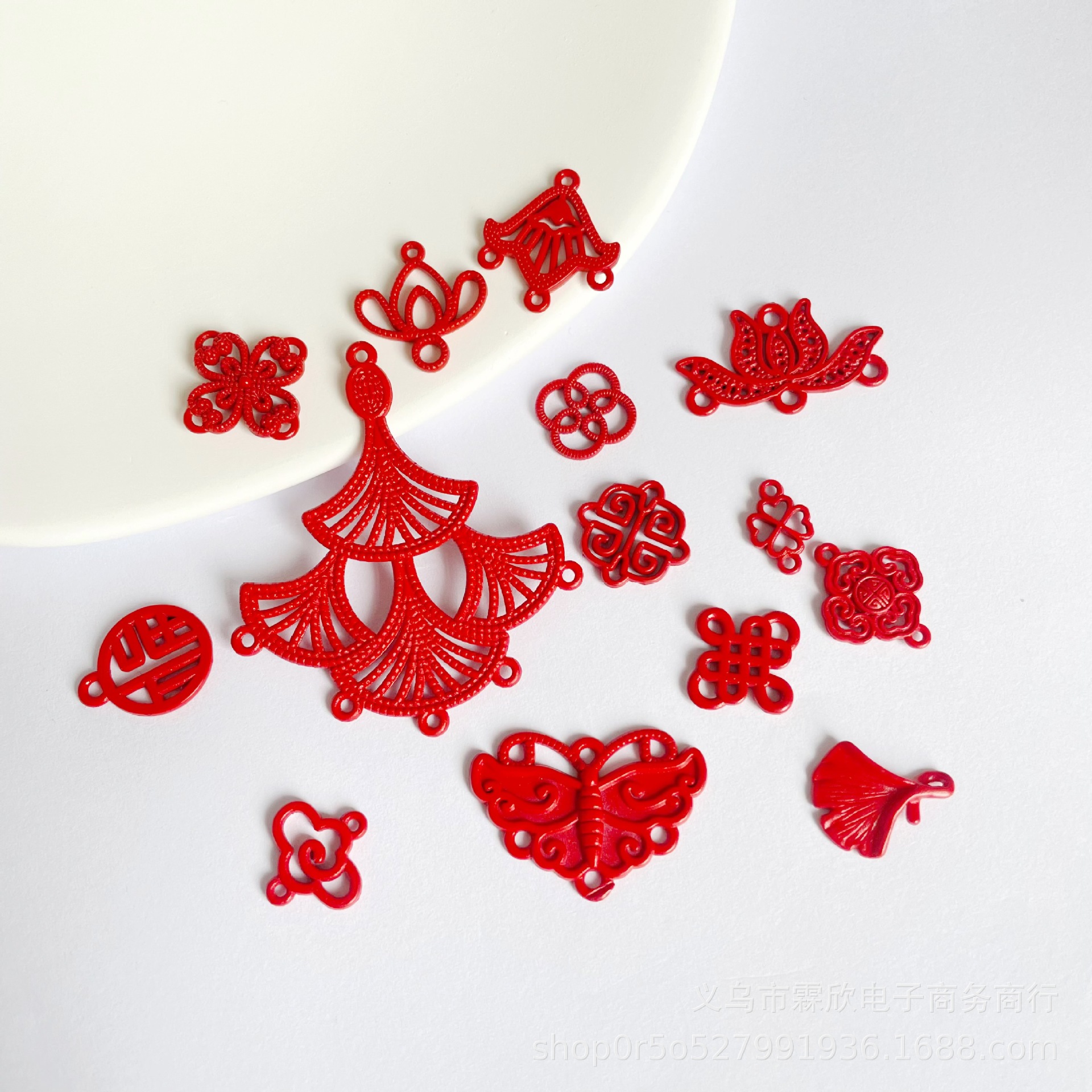 Электрофорез, новогодний кулон с кисточкой, антикварные аксессуары для свадьбы