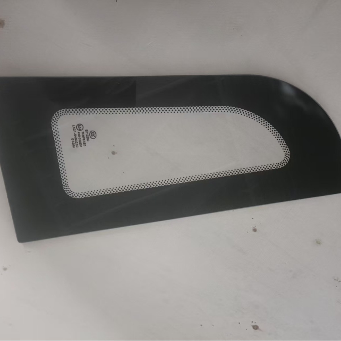 Electric Vehicle Glass Manufacturer Wholesale Hongri 622 Full Vehicle Glass Front and Rear Windshield Doors and Windows Safety Glass