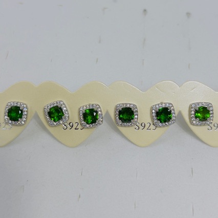 All-Over S925 Silver Inlaid Natural Diopside Earrings Princess Diana Style Square Green Gemstone Crystal Earrings Japan and South Korea