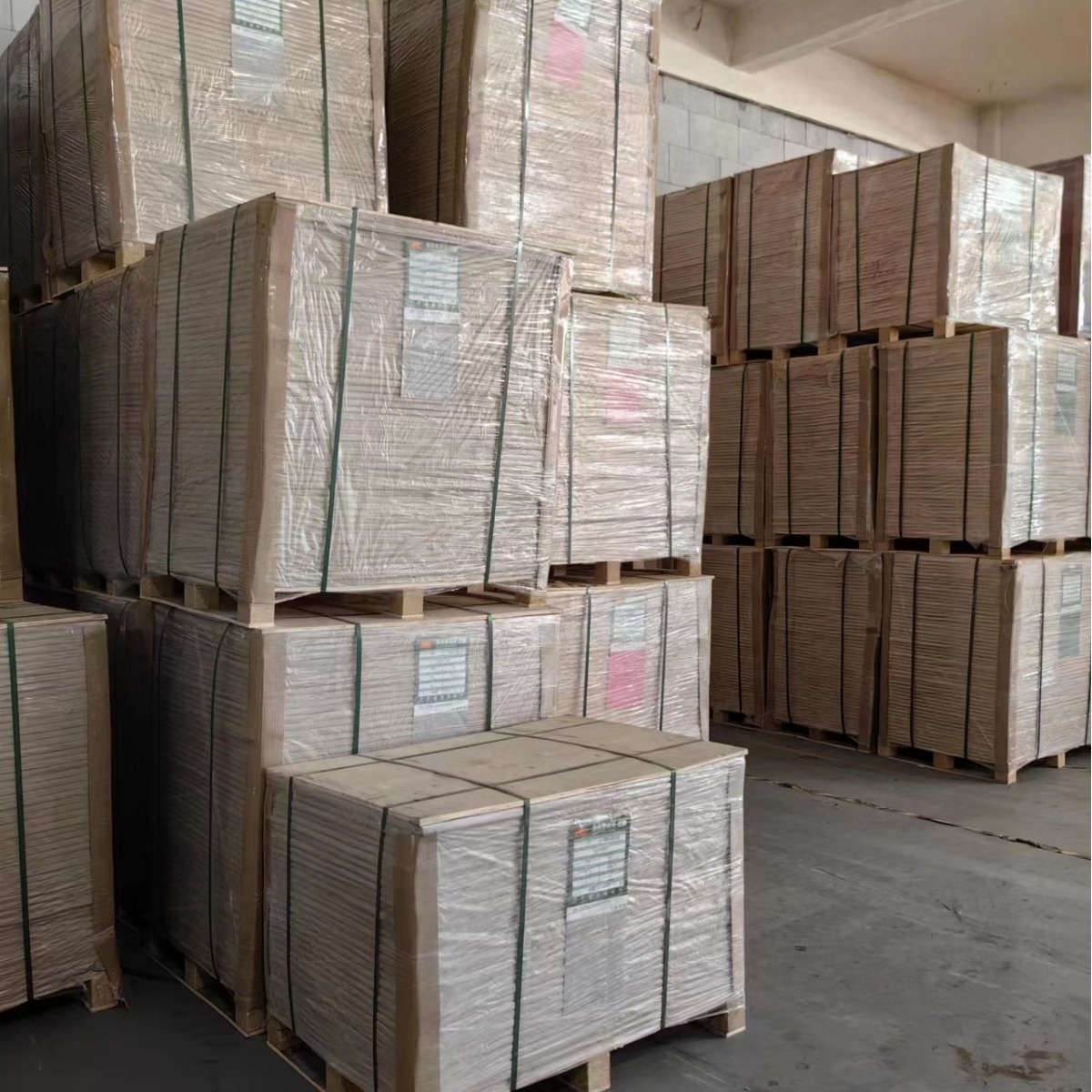 Wholesale 70g Double-Layer Tissue Paper Hollow Paper Dragon Raw Material for Handmade Origami and Paper Cutting in Large Sizes, Available in Bright Red and Deep Red Fluorescent Paper