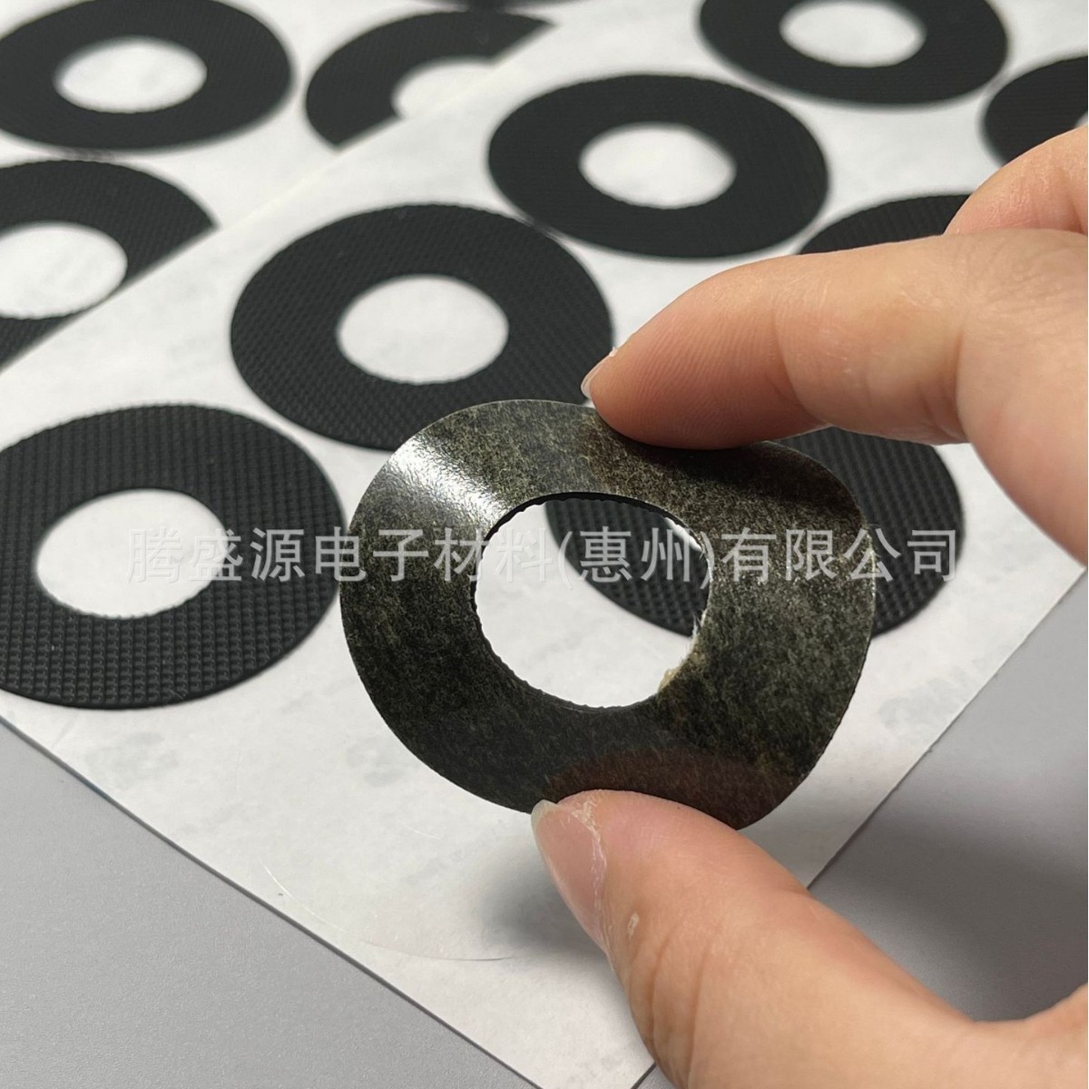 Self-Adhesive Mesh Rubber Gasket Flat Round Thickeneded Wear-Resistant Silicone Anti-Slip Furniture Table and Chair Instrument Anti-Slip Foot Pads