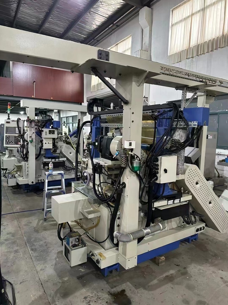 Imported Jianhe Centerless Grinder 18 machine CNC three-axis high-precision ceramic ferrule ultra-precision micro valve stem