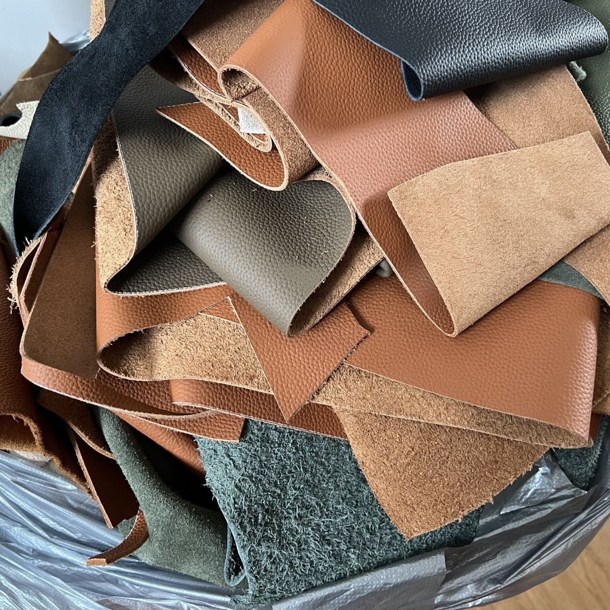 First Layer Cowhide Leather, Genuine Leather, Handmade DIY Leather Fabric, Vegetable Tanned Leather, Crazy Horse Leather, Shredded Leather Scraps