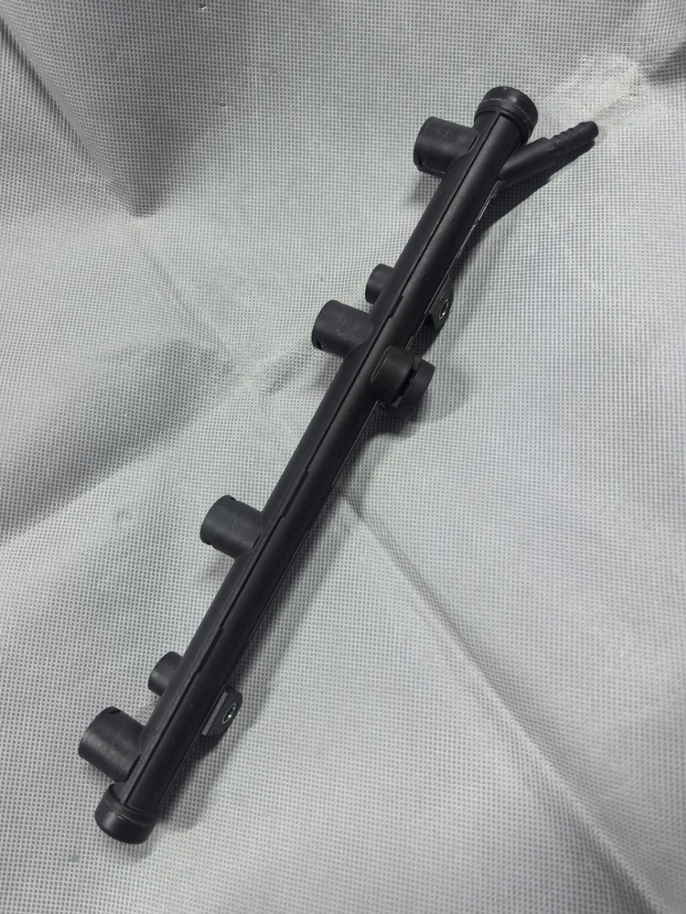 06K133681D 06k133681g 06K133681E Is Suitable for Magotan Golf Tiguan Fuel Distributor