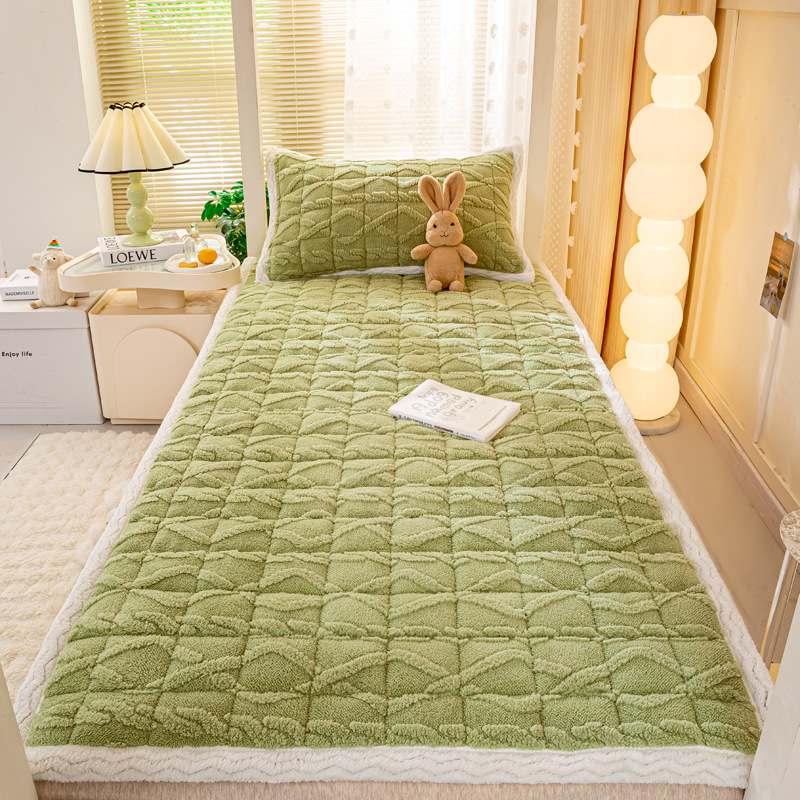 Factory Direct Thickened Milk Velvet Mattress Autumn and Winter Warm Quilted Mattress Pad Student Dormitory Home Wholesale Delivery