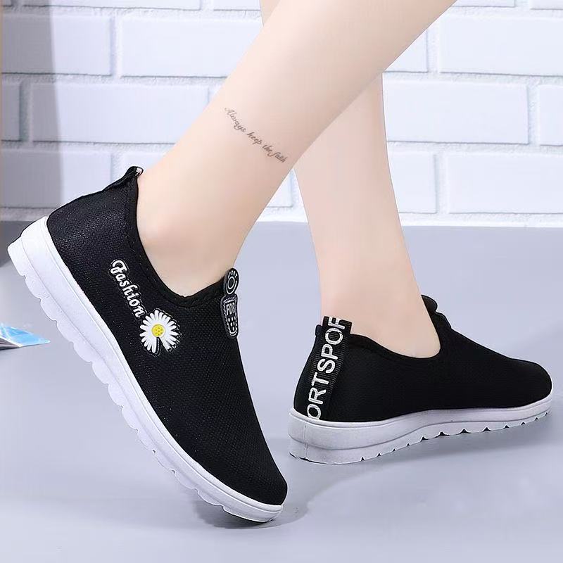 Spring and Autumn Casual Shoes Women's sneaker Soft-soled Non-slip Mama Shoes Mesh Low-top Slip-on Running Shoes