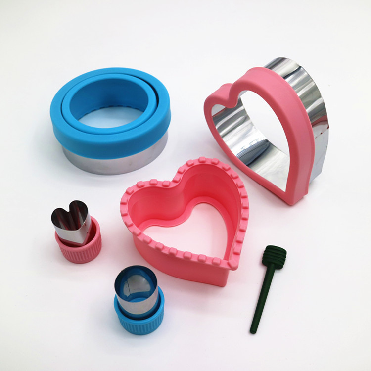 Factory Direct Sales 4-Piece Sandwich Mold Baking Toast Bread Mold DIY Rice Ball Mold Fruit Cutting Mold