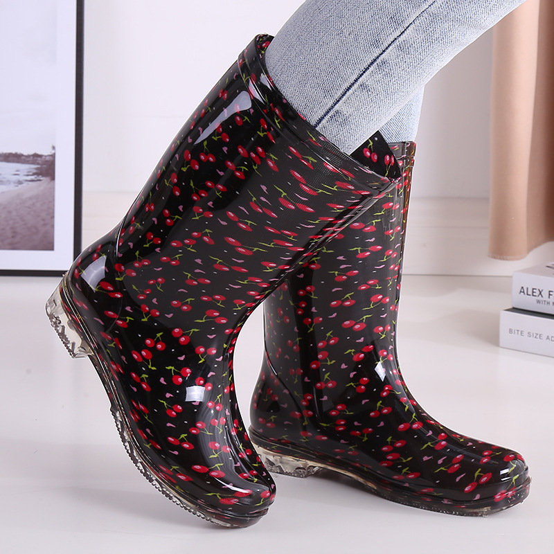 Fashionable outer wear mid-calf waterproof shoes rain boots rain boots women's summer kitchen work rubber shoes adult water-stepping overshoes non-slip