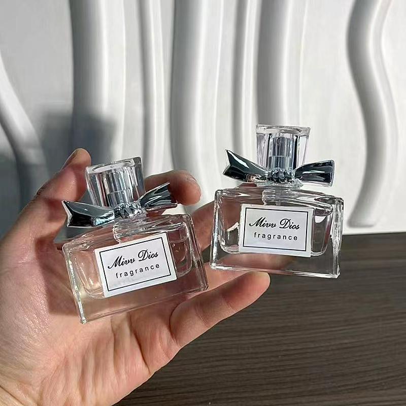 in stock a variety of big-name perfume pendant fragrance pieces car lasting fragrance pendant fragrance bottle