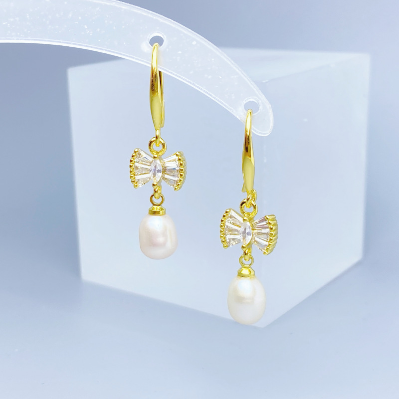 Natural Freshwater Pearl Jewelry Set with Ear Hooks and Pendants for Women, 2025 New Spring Light Luxury Design, Supports Re-Inspection