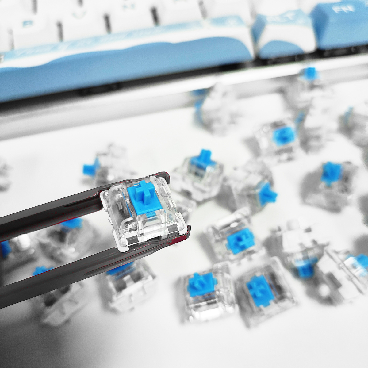 Механическая клавиатура, зеленая ось, может быть собрана с различными осями весом 150г, 300г и т.д.