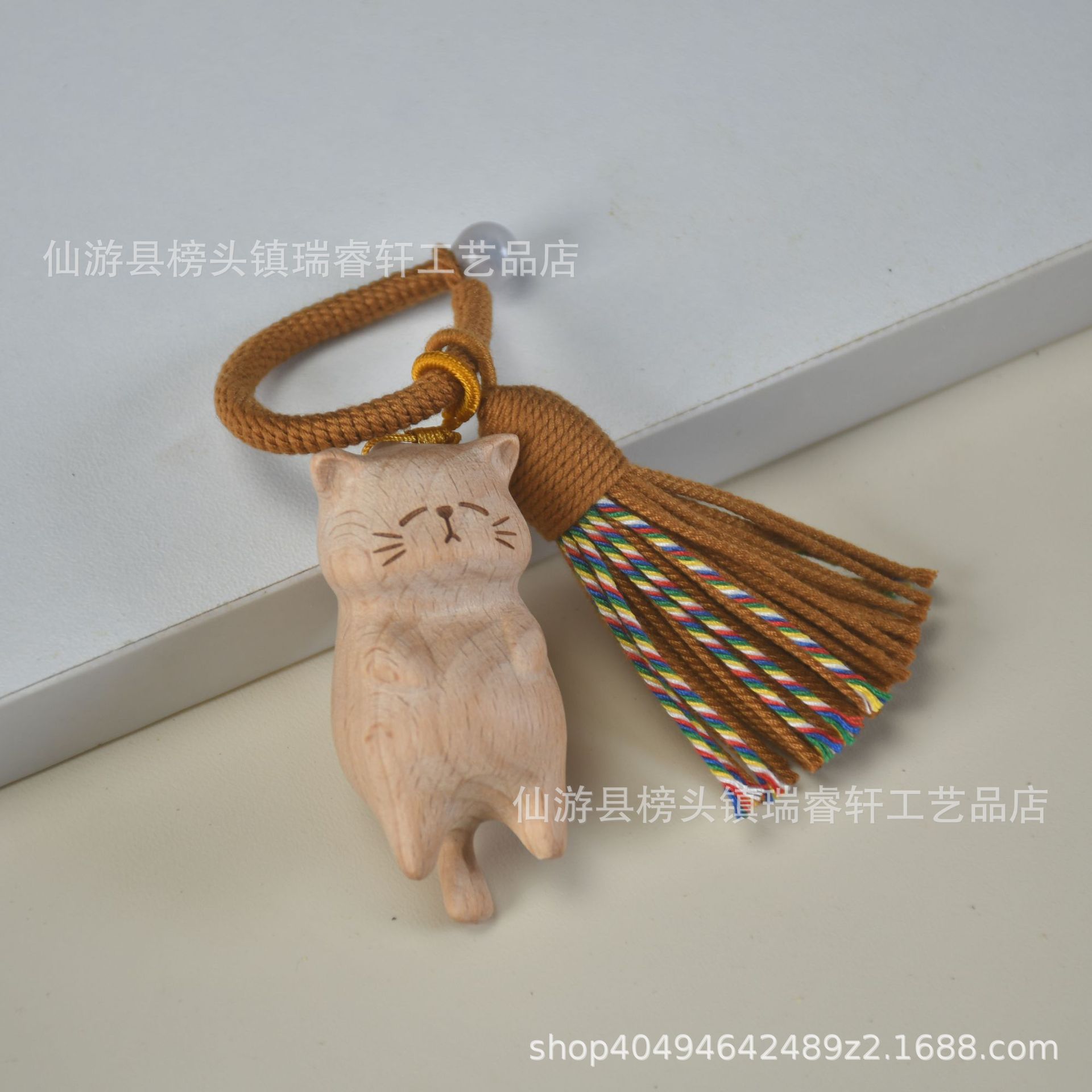 Manufacturer Wholesale Beech Wood Broken Cat Keychain Lucky Cat Bag Pendant Cartoon Handle Accessories Accessories Pendant
