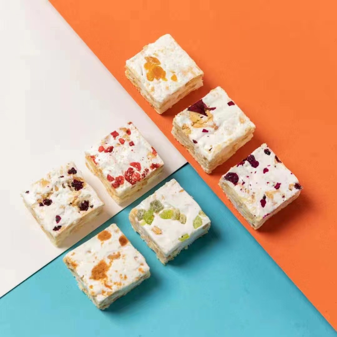 Montebon Snowflake Crispy Cheese Inner Mongolia Specialty Cranberry Strawberry Crispy Pastry Food Snack with Rich Milky Flavor