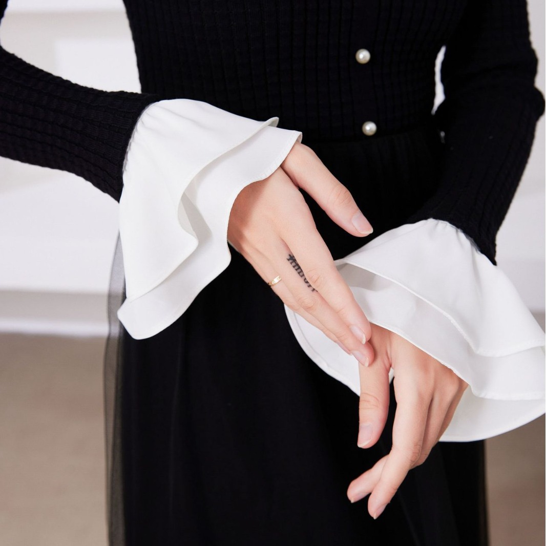 Cross-border Korean-style floral sleeve horn double-layer ruffled decorative wrist sleeve with fake sleeve matching sweater sweater sweater sweater