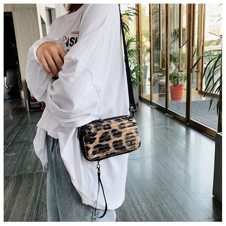 Manufacturer Supplies 7inch Pc Hard Shell Cosmetic Bag Waterproof Toiletry Bag Storage Bag Crossbody Shoulder Bag Custom Logo