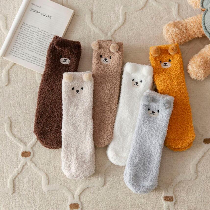 Носки из кораллового бархата в японском стиле, осенние и зимние утолщенные носки с 3D-медведем, носки до середины икры, не линяют, для сна