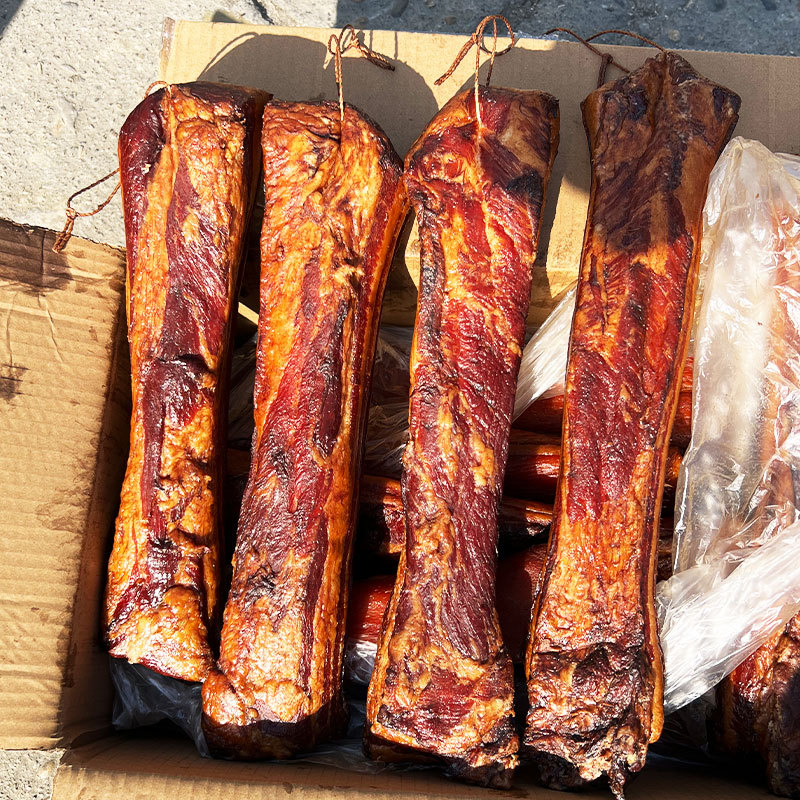 Sichuan specialty smoked bulk bacon annual vacuum five-flower smoked two-knife bacon wholesale bacon sausage