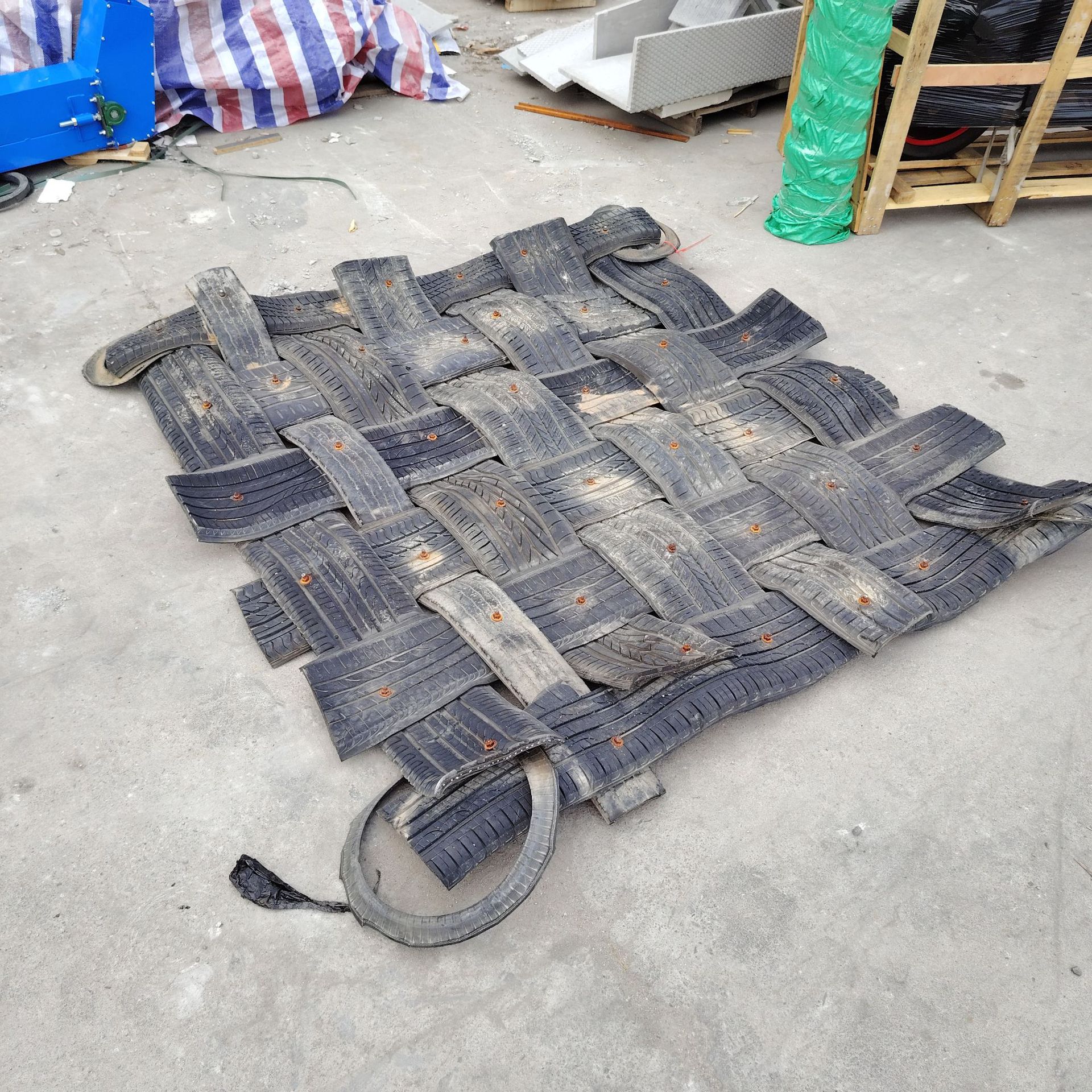 Mining Rock Protection Net for Blasting, Tunnel Blasting Anti-Fly Rock Safety Net 1.8* 1.8m Steel Wire Tire Blasting Net