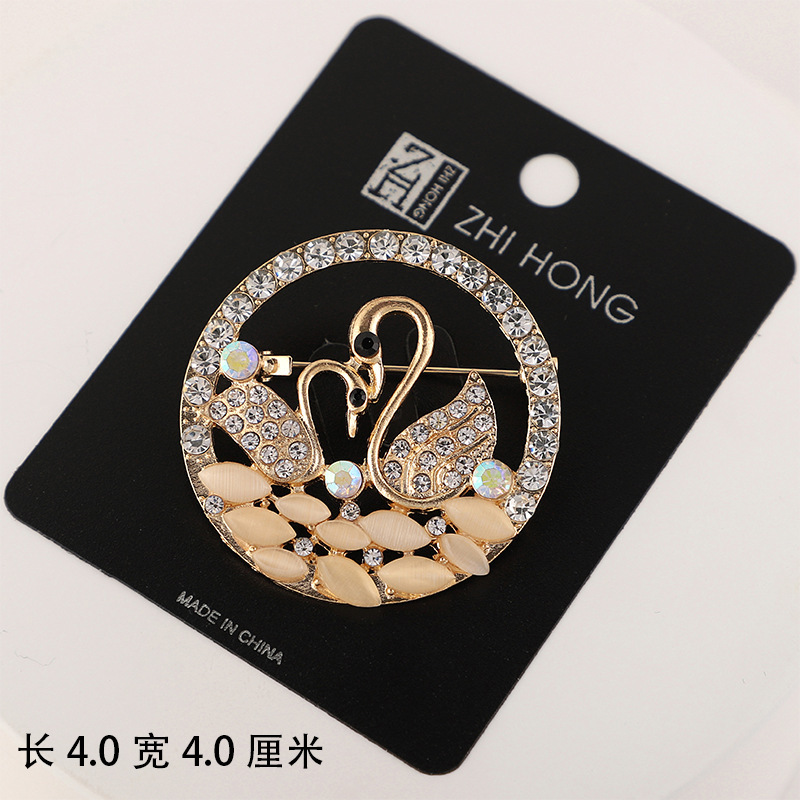 Значок высококлассный нишевый сплав корсаж легкая роскошь с вкраплениями бриллиантов универсальный фиксированный против обнажения